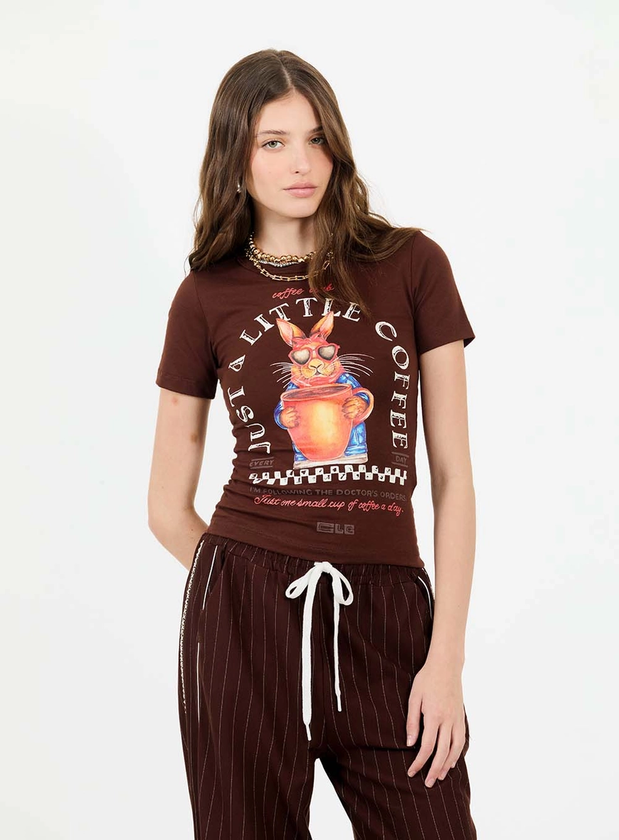 Camiseta Baby Look Estampada Manga Curta Marrom 1