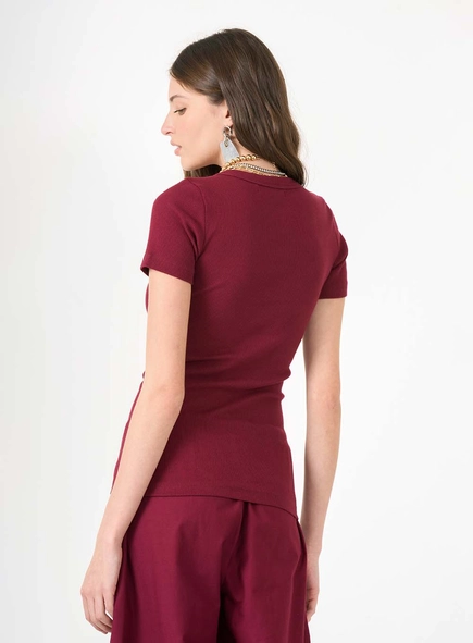 Blusa Small Canelada Com Detalhe Minimalista