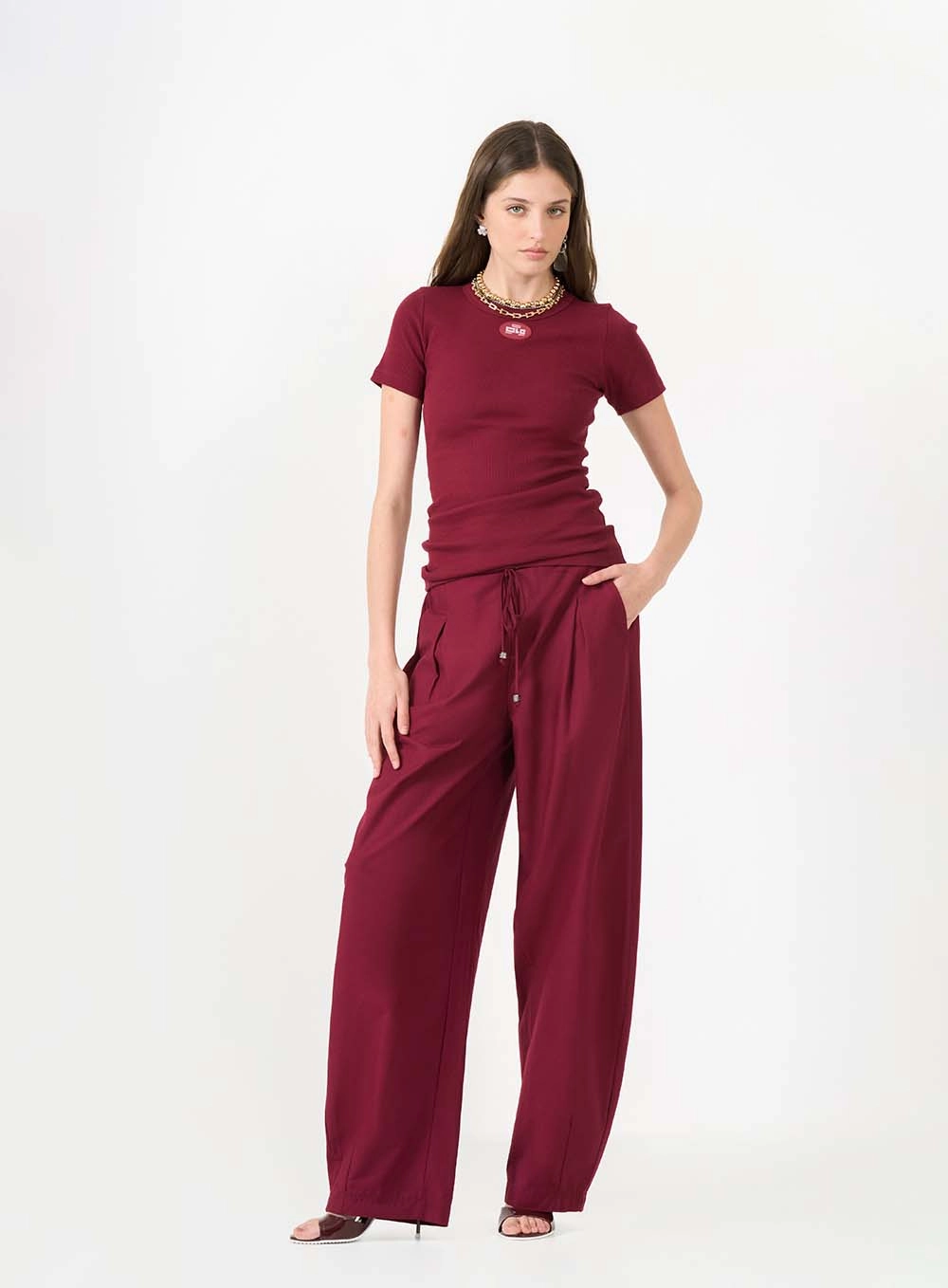 Blusa Small Canelada Com Detalhe Minimalista Bordô 3