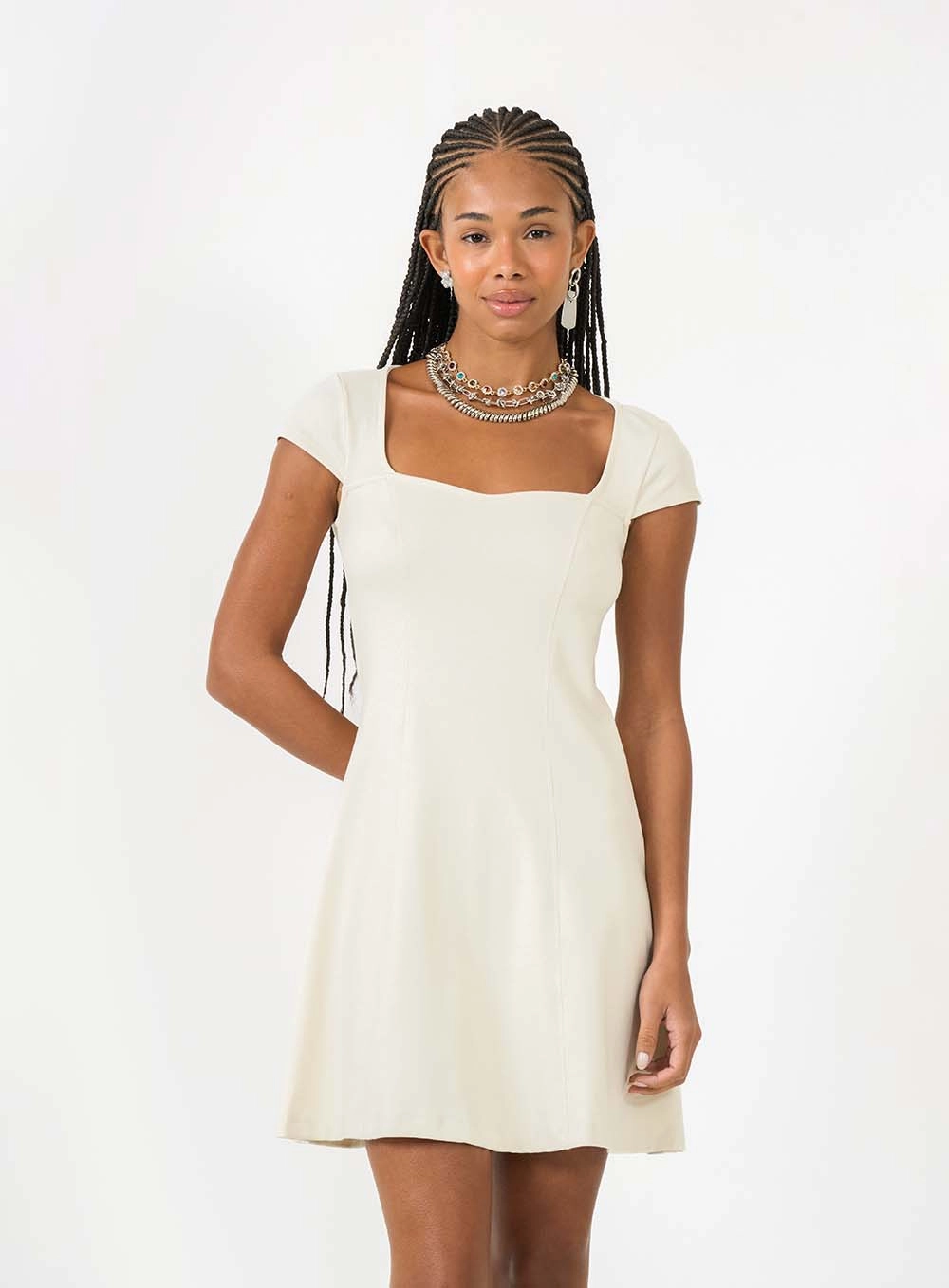Vestido Curto Godê Comfort Bege Italian 3