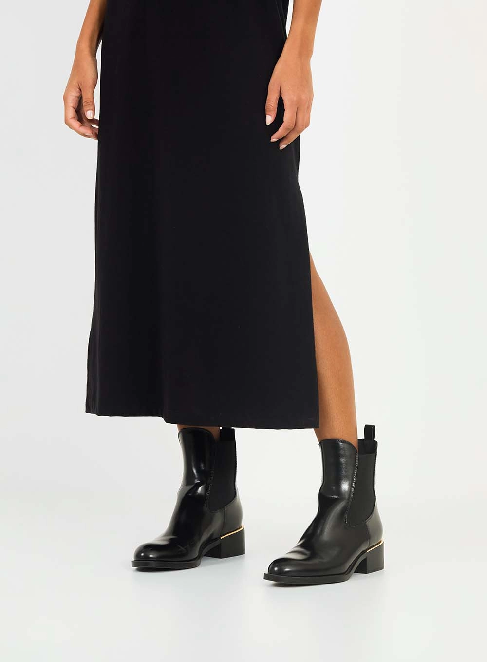 Vestido Midi Comfort Com Fenda Preto 5