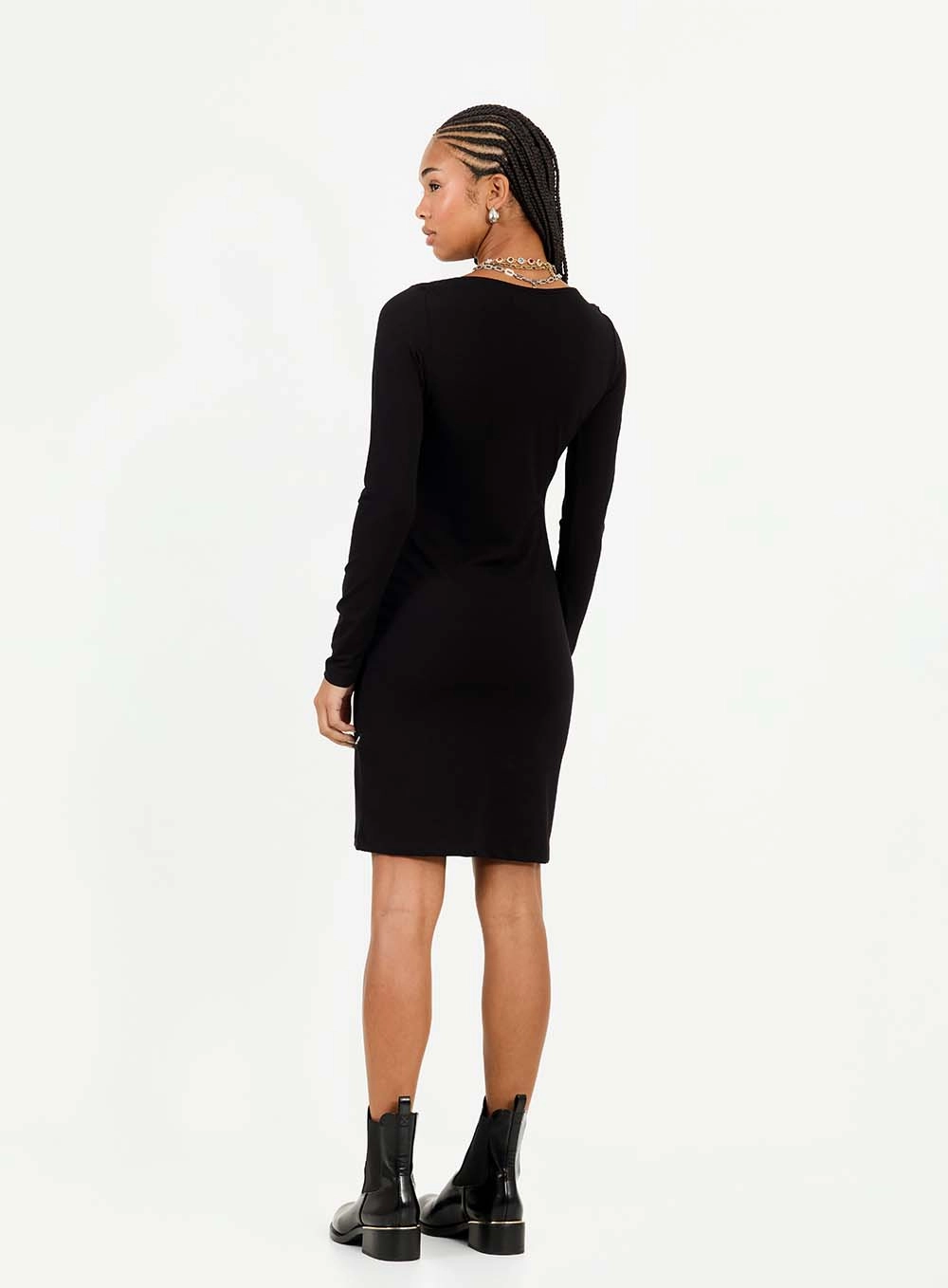 Vestido Curto Slim Em Malha Crepe Com Decote Canoa Preto 2