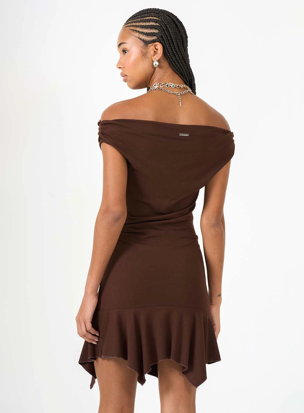 Vestido Curto Slim Com Franzido Marrom 4