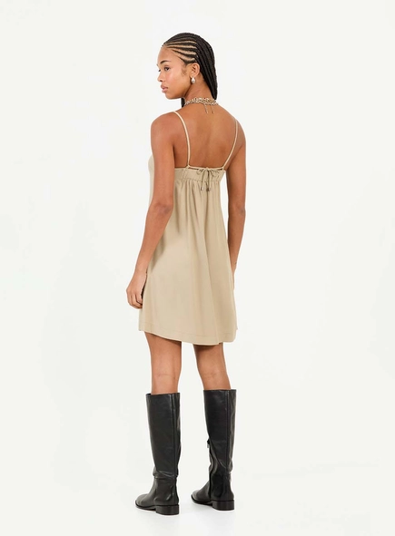 Vestido Curto Comfort Com Alças E Amarração