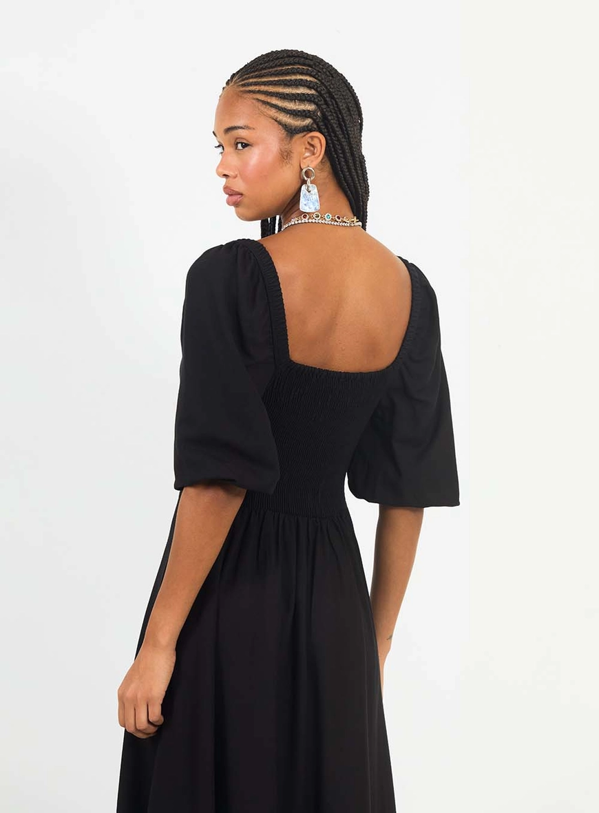 Vestido Midi Evasê Decote De Coração Com Laxtex Preto 4