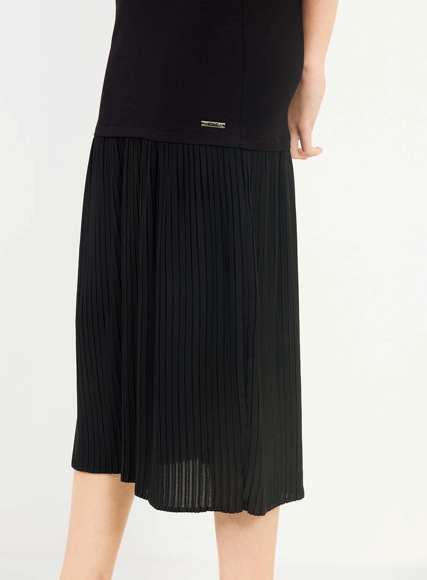 Vestido Midi Slim De Alça Com Detalhe Plissado Preto 5