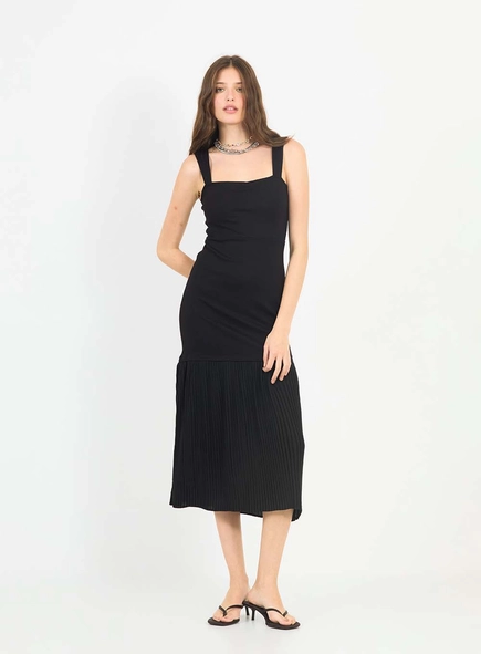 Vestido Midi Slim De Alça Com Detalhe Plissado