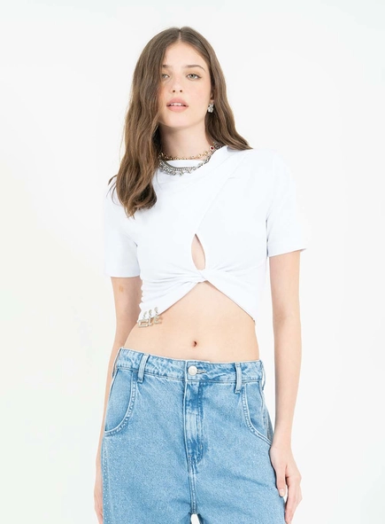 Top Small Com Detalhe Em Torção