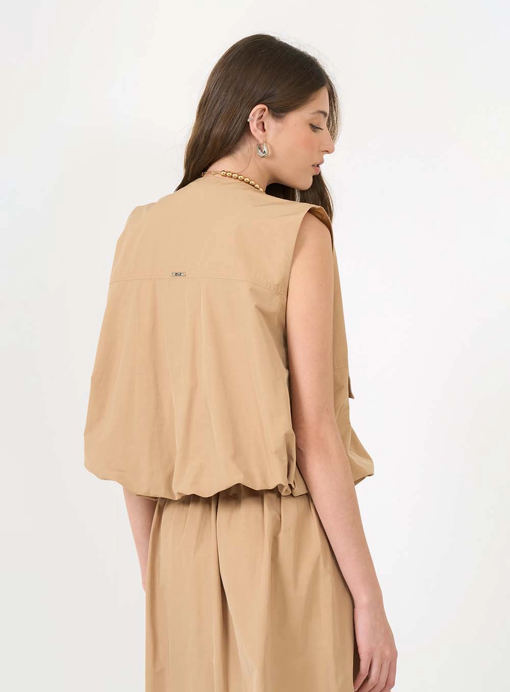 Colete Nylon Detalhe Bolsos Marrom 4