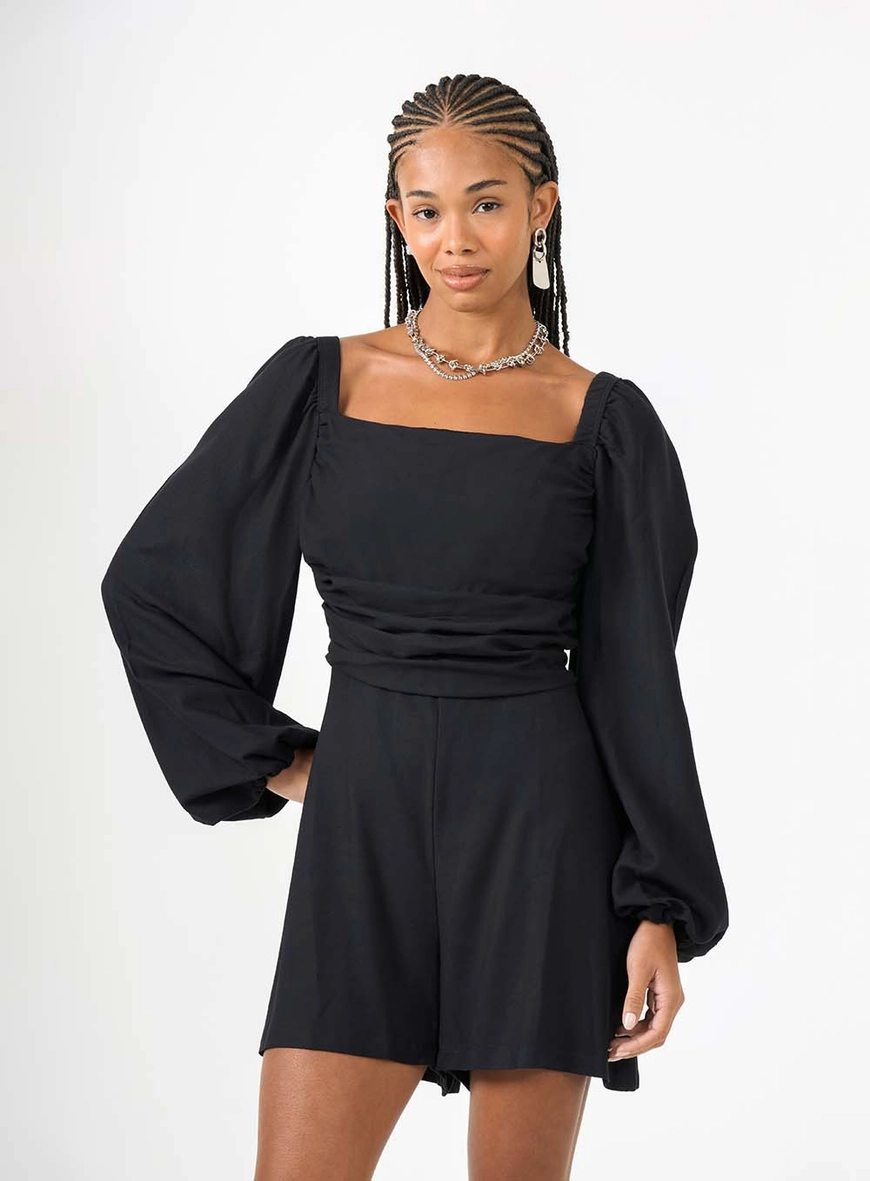Macacão Comfort Com O Short Godê Preto 3