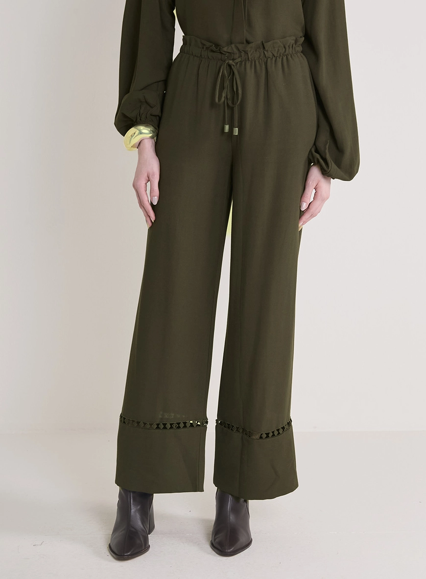 Calça Feminina Solta Com Amarração E Detalhes Verde