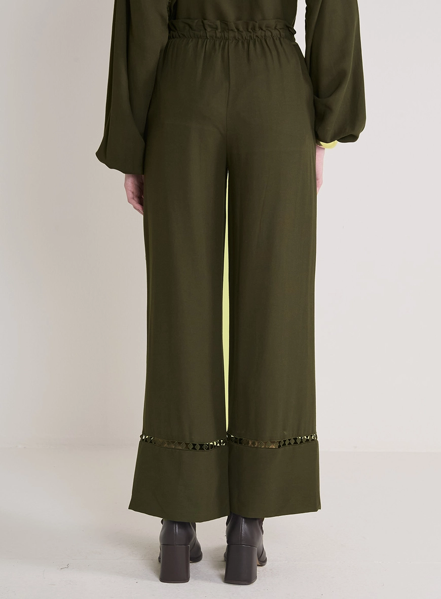 Calça Feminina Solta Com Amarração E Detalhes Verde