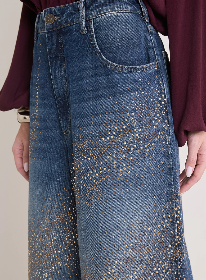 Calça Jeans Feminina Baggy Com Aplicação Índigo