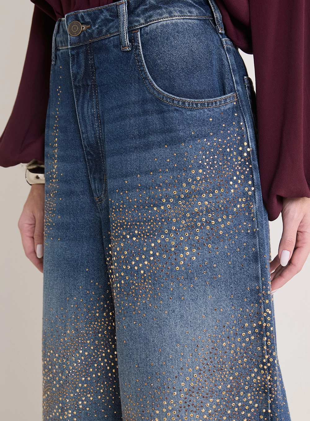 Calça Jeans Feminina Baggy Com Aplicação Índigo 3