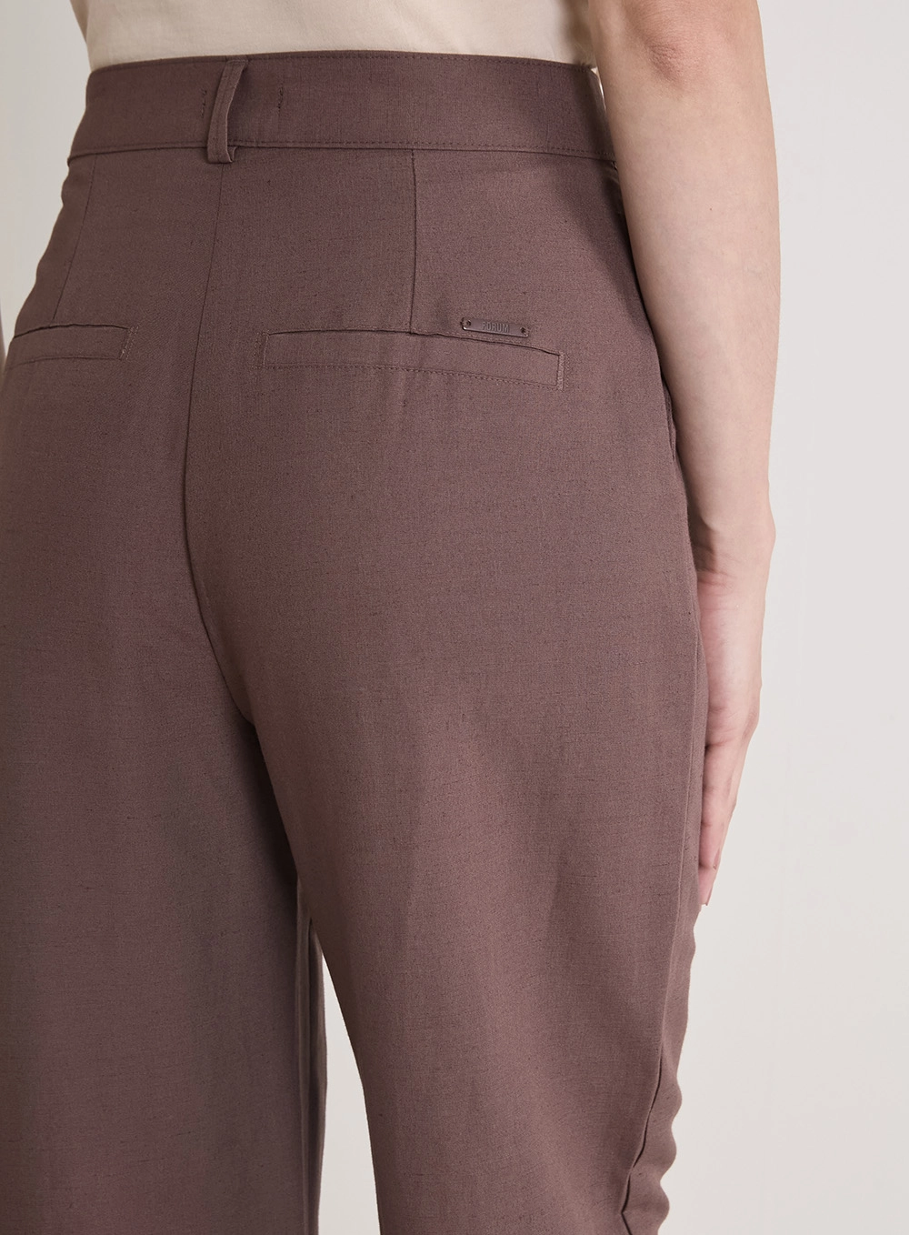 Calça Feminina Alfaiataria Reta Marrom 3