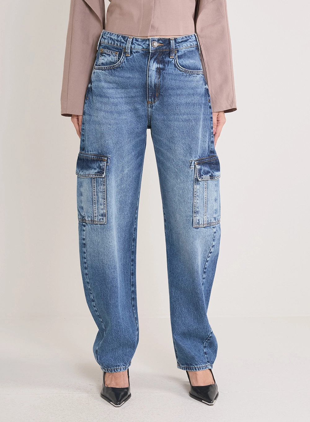 Calça Jeans Feminina Barrel Com Bolso Cargo Índigo 2