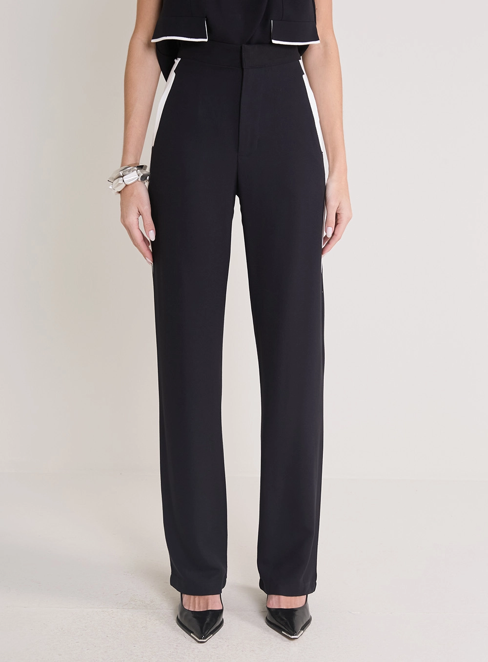 Calça Feminina Alfaiataria Reta Preto 2