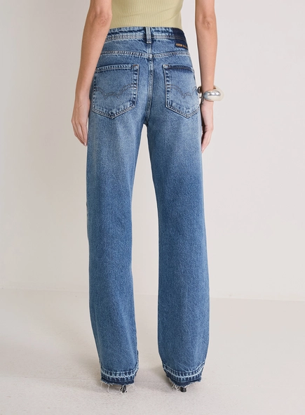 Calça Jeans Feminina Lavagem Clara - Bella