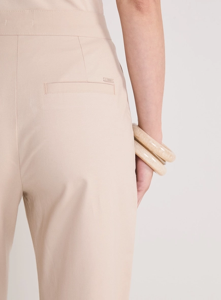 Calça Feminina Alfaiataria Ampla