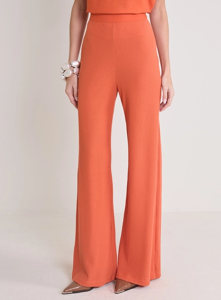 Calça Feminina Solta Texturizada E Cós Alto
