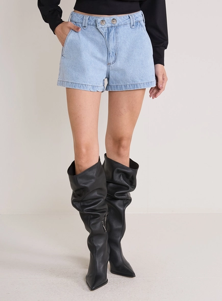 Short Jeans Nina Com Abotoamento Duplo