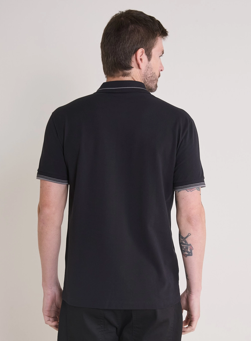 Polo Masculina Muscle Com Detalhe Minimalista Preto