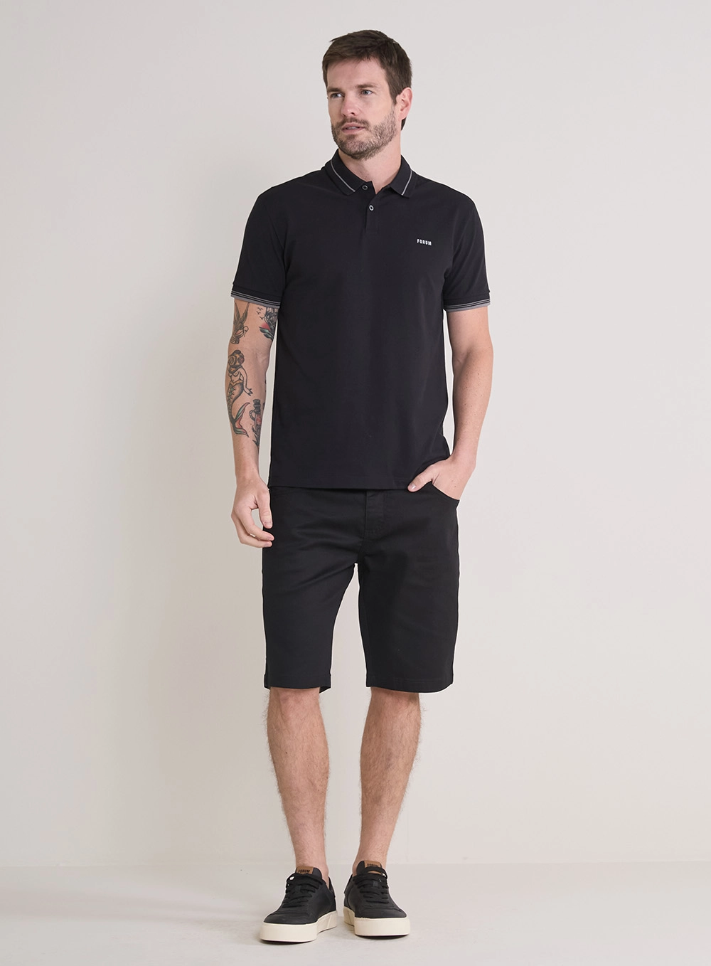 Polo Masculina Muscle Com Detalhe Minimalista Preto 1