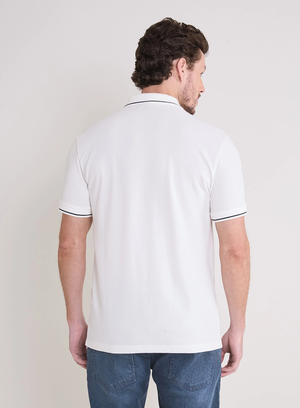 Polo Masculina Muscle Detalhe Na Gola Off Shell 2