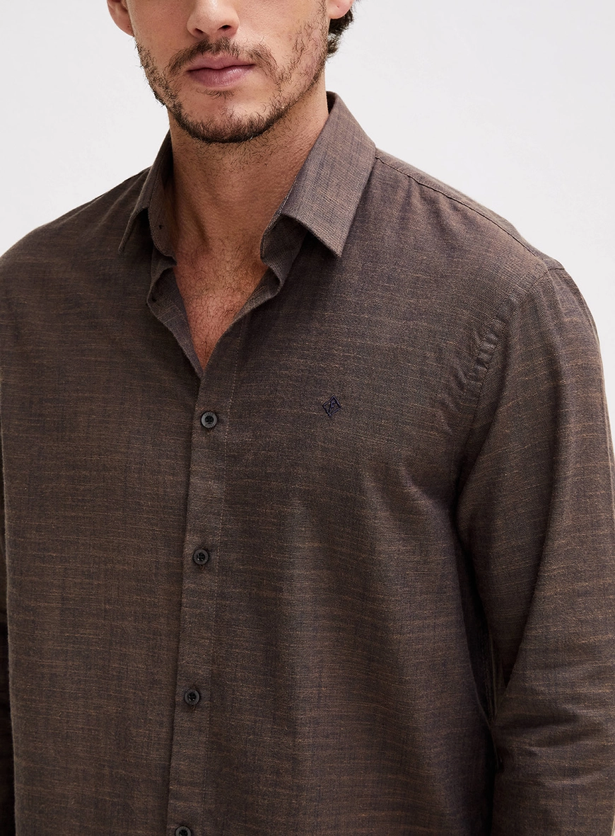 Camisa Masculina Relax Manga Longa Marrom
