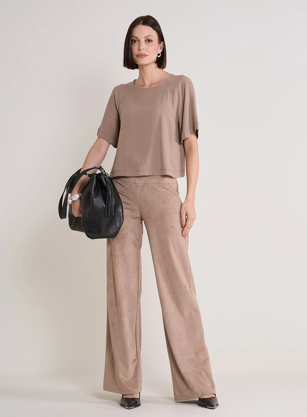 Camiseta Feminina Reta Marrom 4
