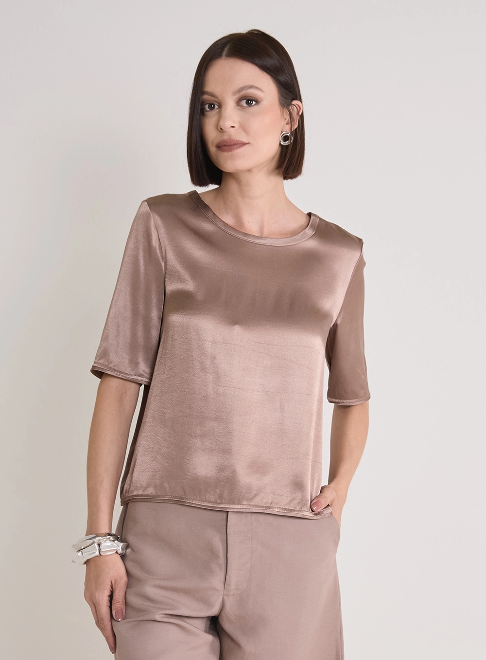 Camiseta Feminina Solta Marrom 1