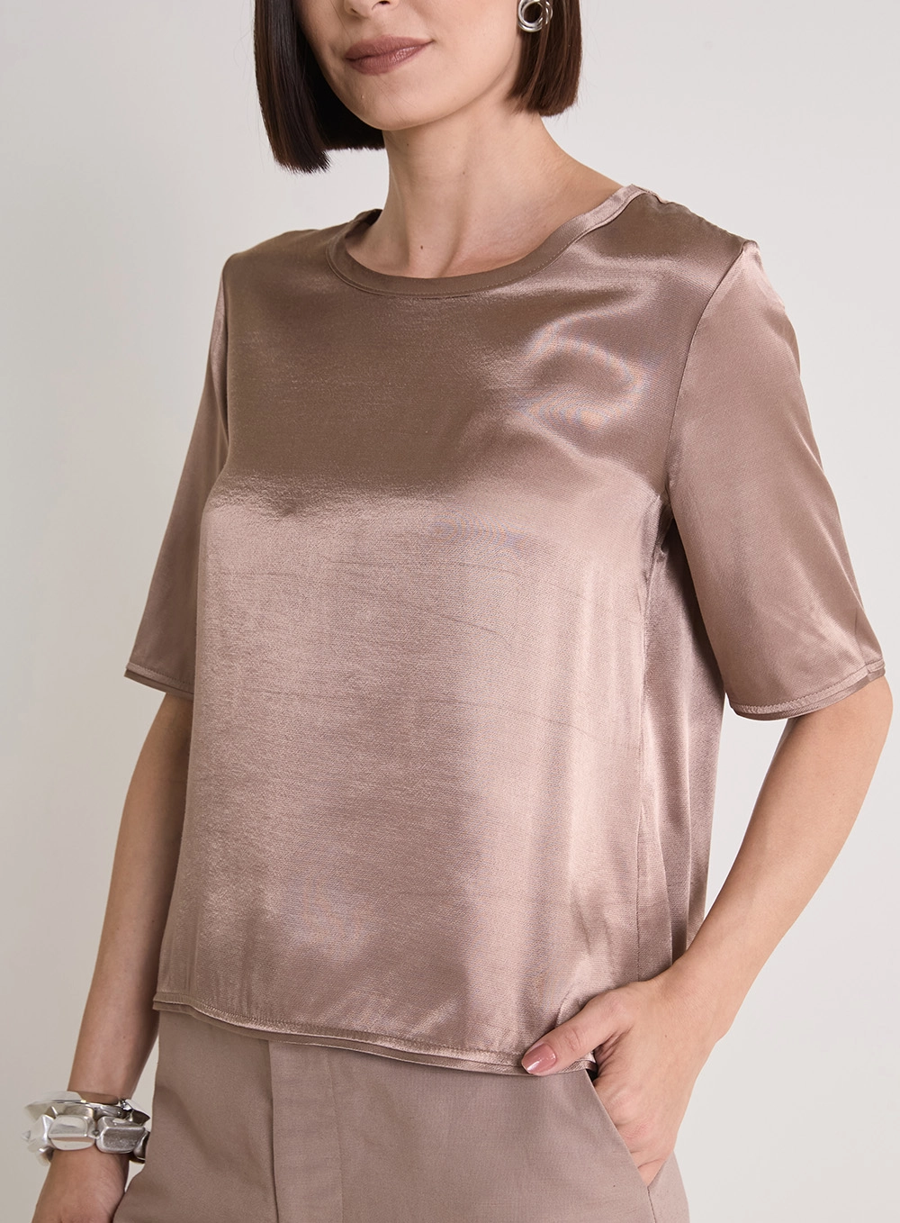 Camiseta Feminina Solta Marrom 2