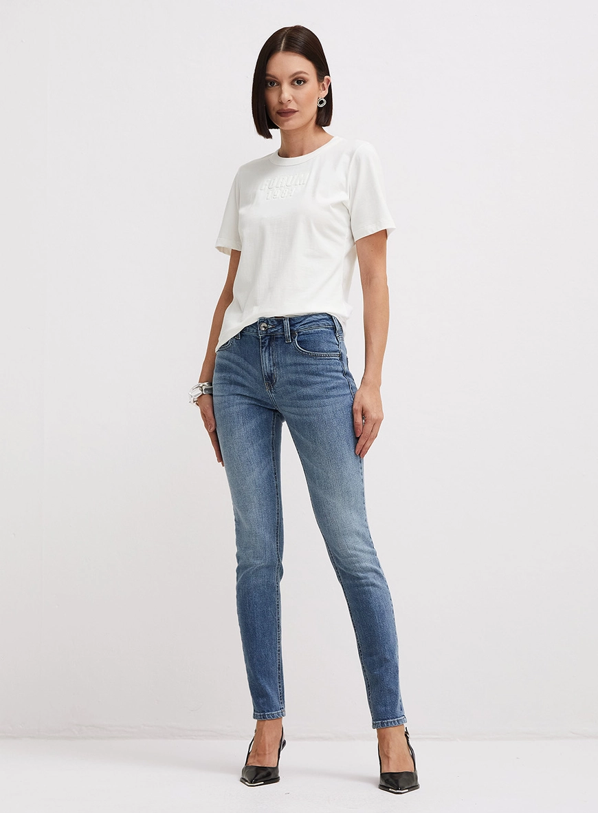 Camiseta Feminina Básica Comfort Off Shell