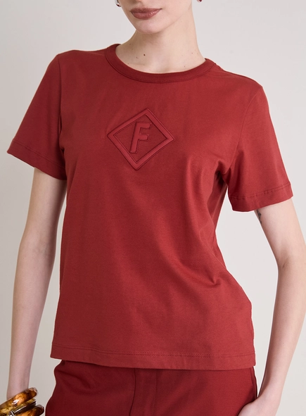 Camiseta Feminina Básica Com Detalhe Frontal