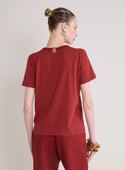 Camiseta Feminina Básica Com Detalhe Frontal