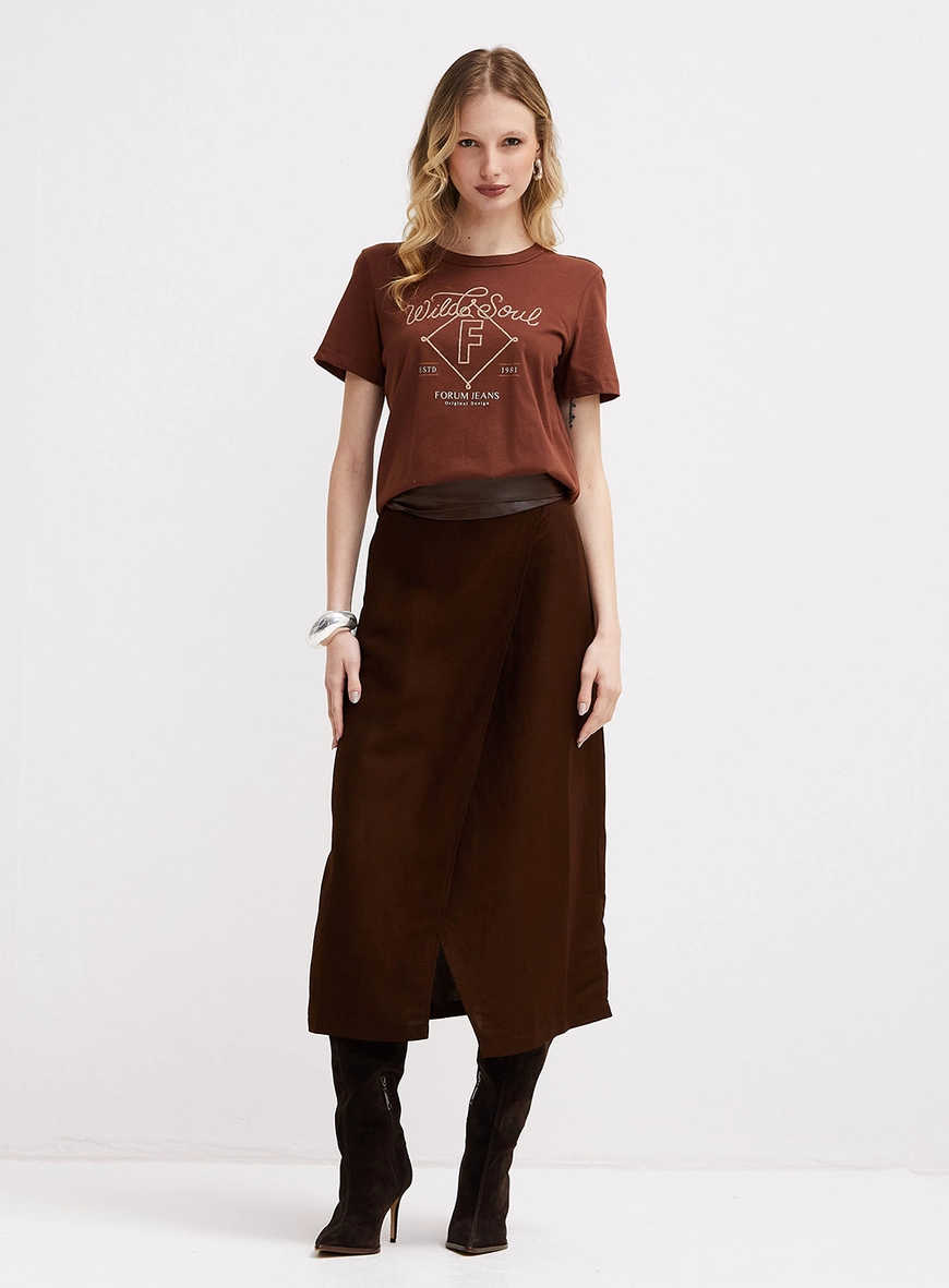 Camiseta Feminina Básica Com Estampa Marrom