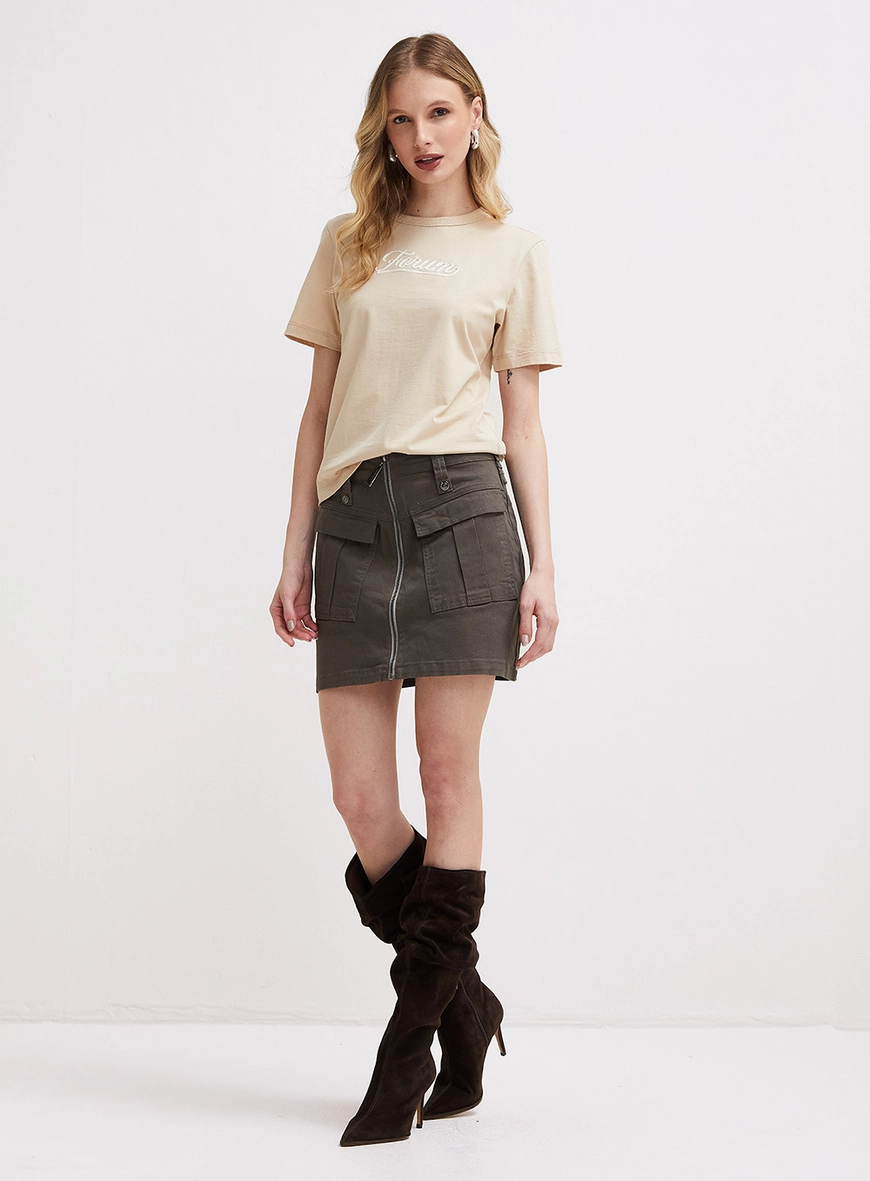 Camiseta Feminina Básica Com Detalhe Bege