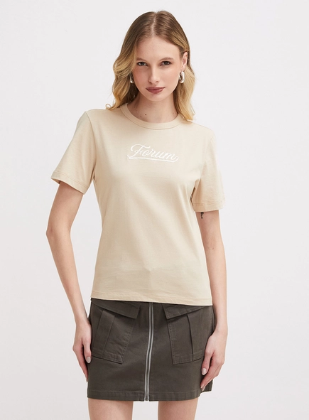 Camiseta Feminina Básica Com Detalhe
