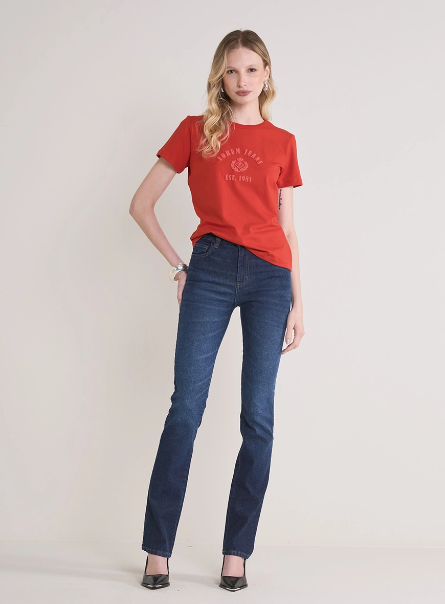 Camiseta Feminina Com Detalhe Vermelho