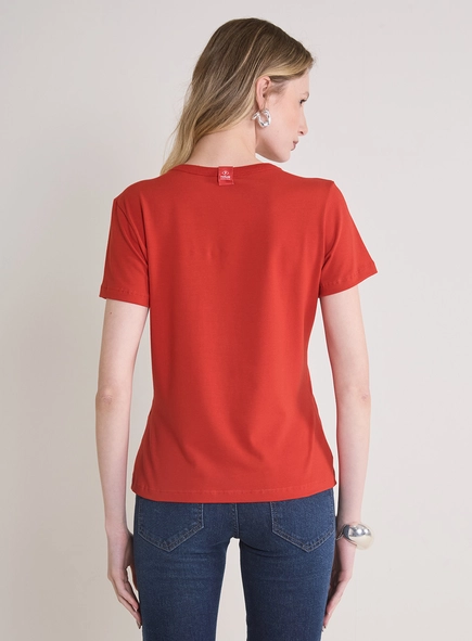Camiseta Feminina Com Detalhe