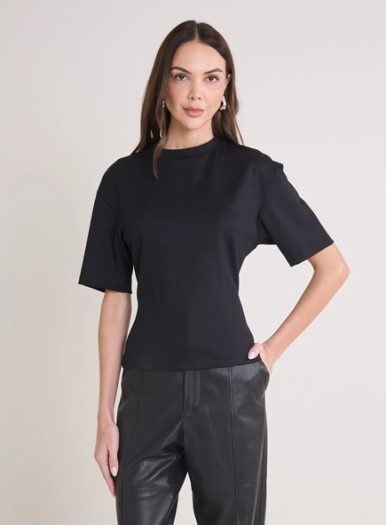 Camiseta Feminina Acinturada