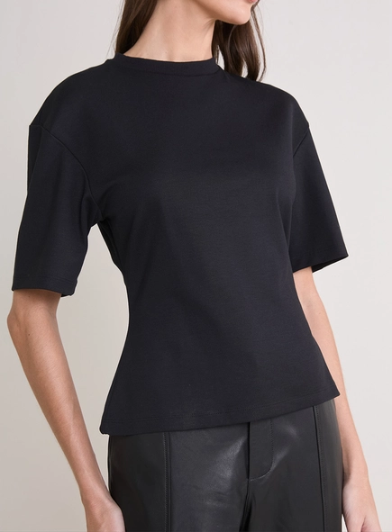 Camiseta Feminina Acinturada