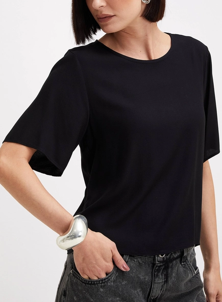 Camiseta Feminina Solta Manga Curta