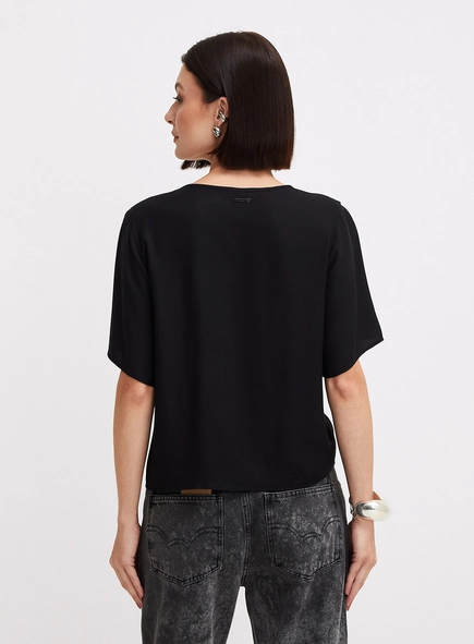 Camiseta Feminina Solta Manga Curta