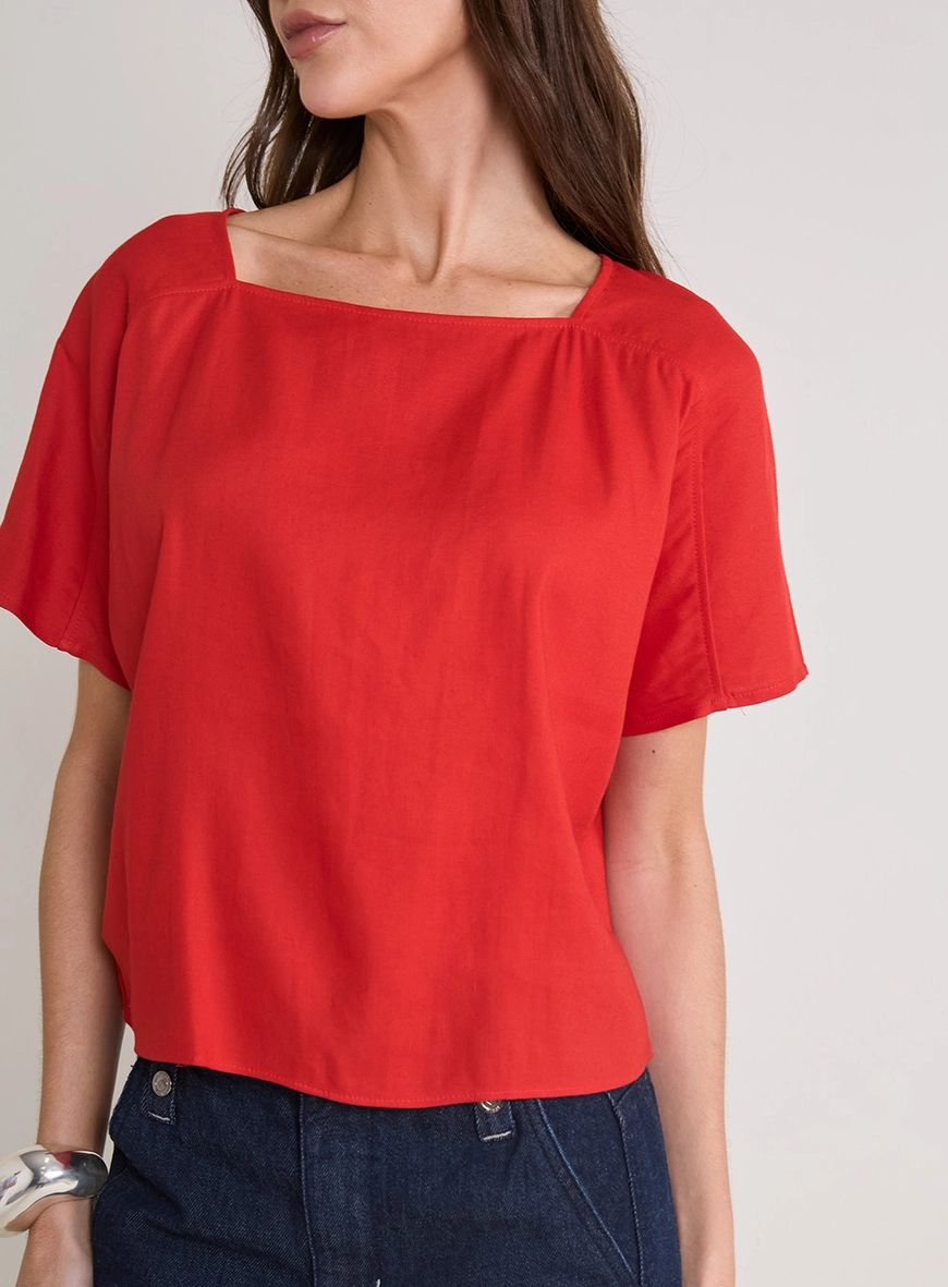 Camiseta Feminina Decote Quadrado Vermelho