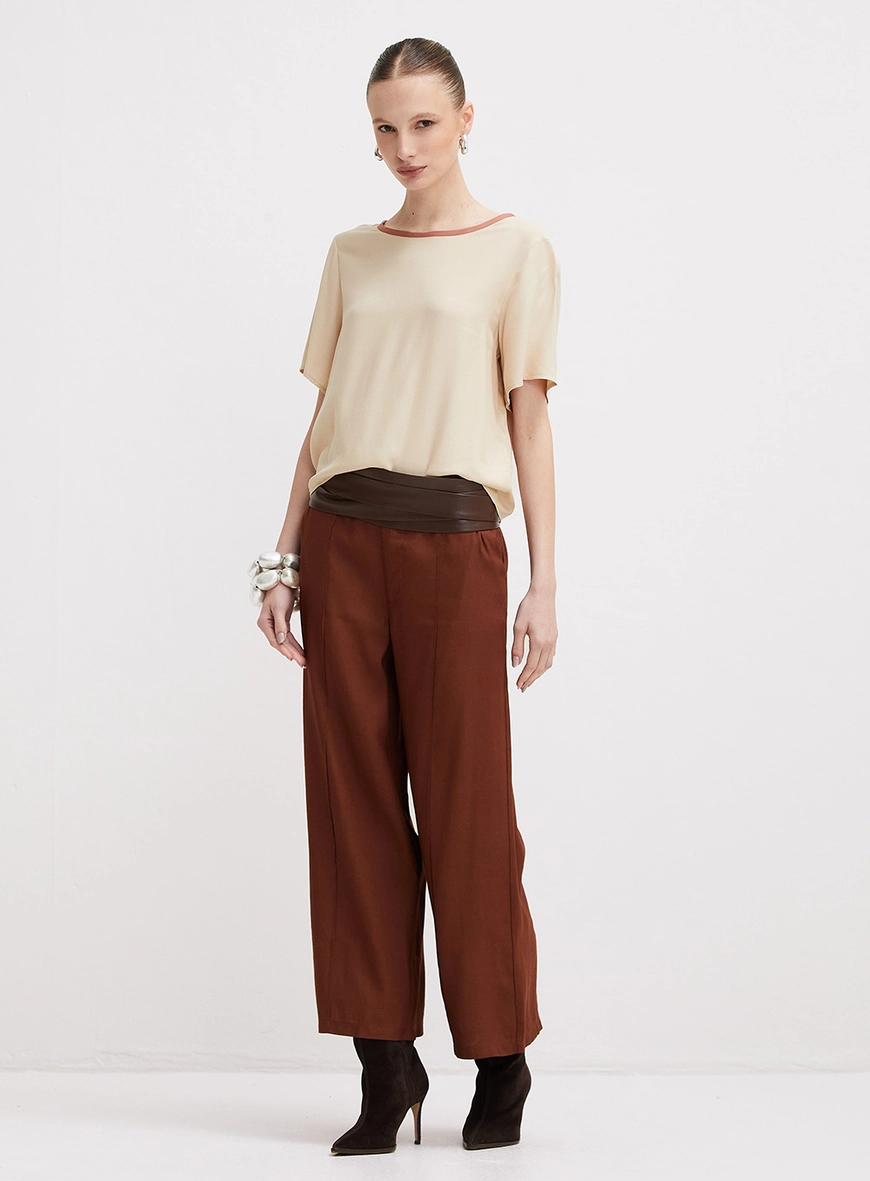 Camiseta Feminina Reta Bege