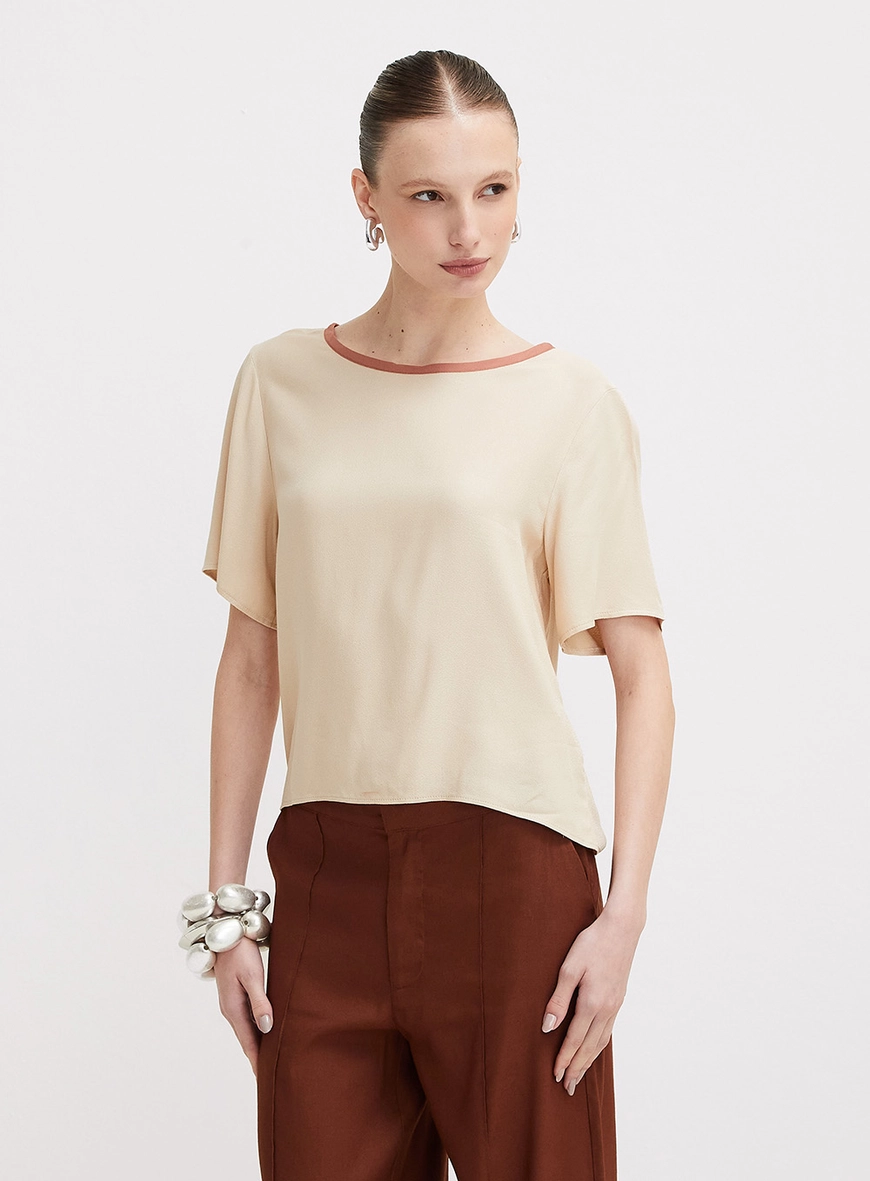 Camiseta Feminina Reta Bege