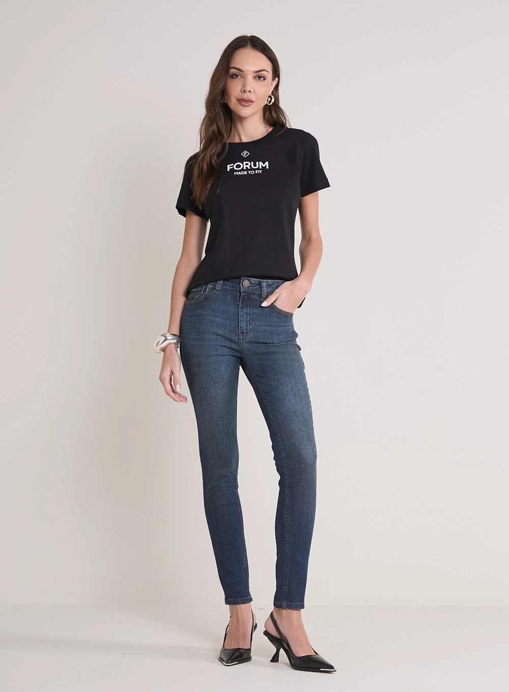 Camiseta Feminina Básica Fran Preto 4