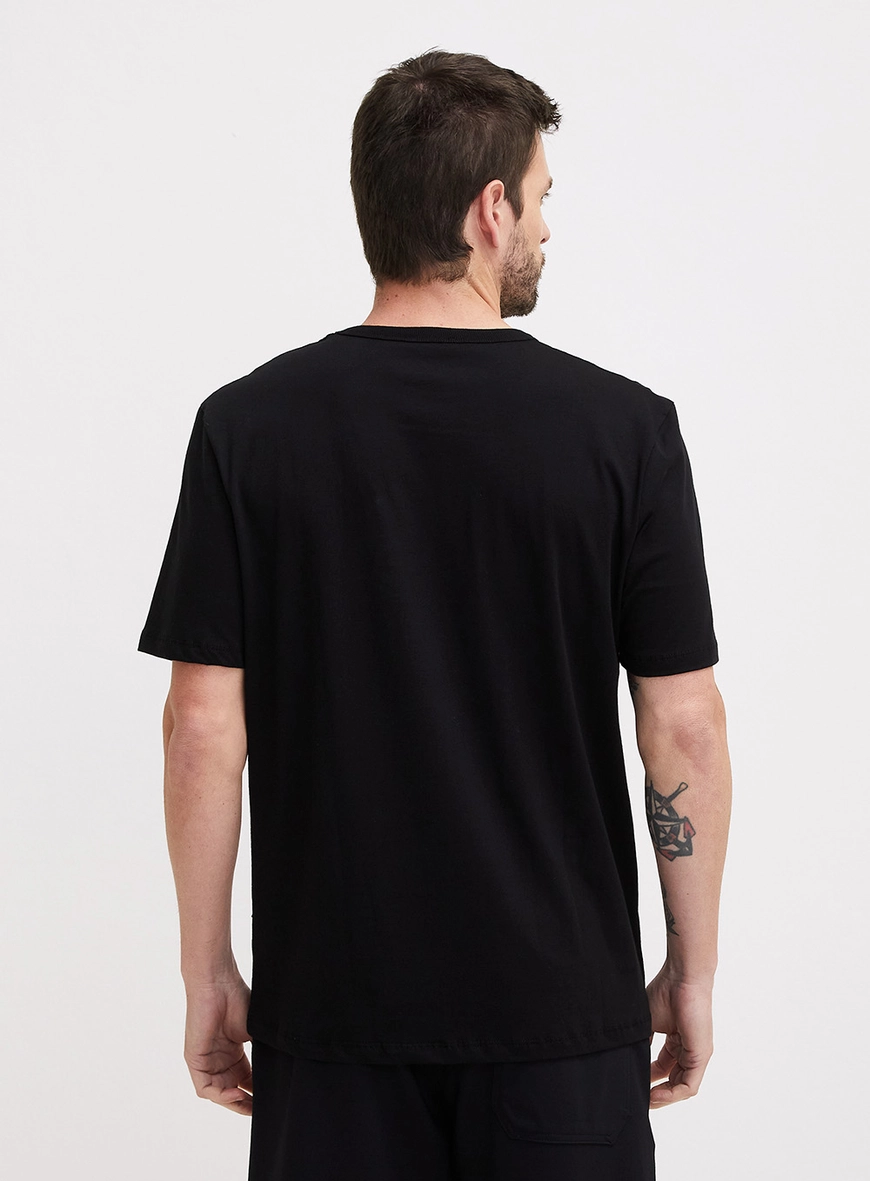 Camiseta Masculina Básica New Box Com Detalhes Preto