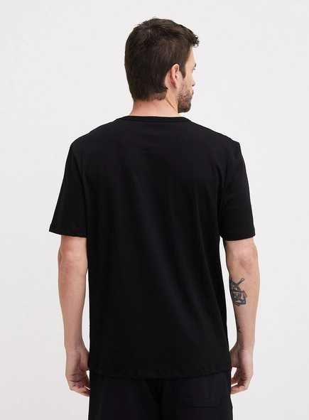 Camiseta Masculina Básica New Box Com Detalhes